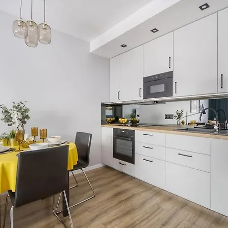 Ecru Bohema 1-bedroom With Balcony
