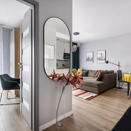 Daire Ecru Bohema 1-bedroom With Balcony Varşova